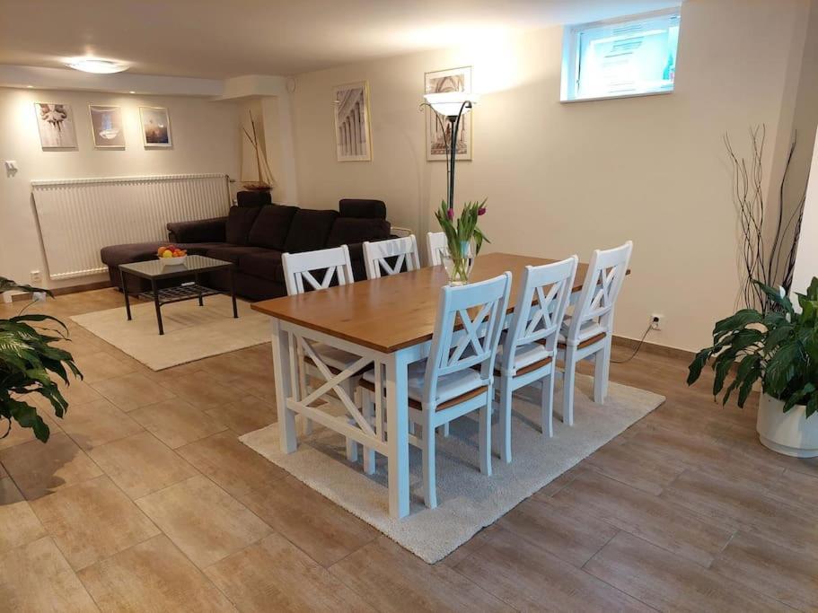 Laegenhet Pa Landet Naera Stan Apartment Jonsered Exterior foto
