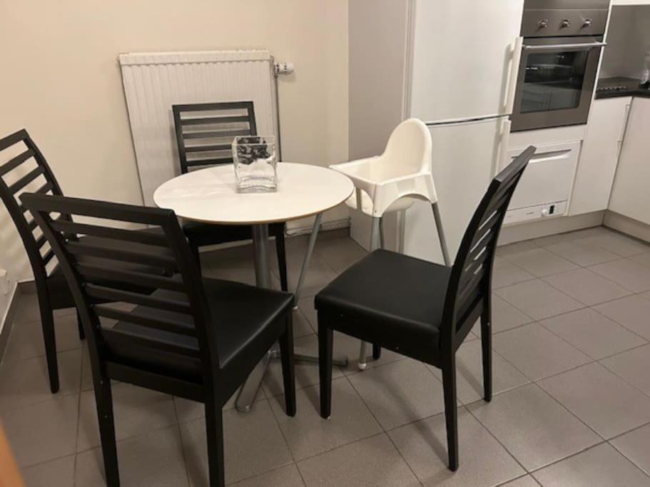 Laegenhet Pa Landet Naera Stan Apartment Jonsered Exterior foto