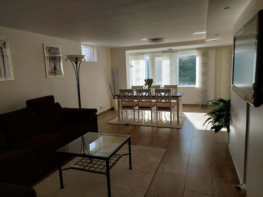 Laegenhet Pa Landet Naera Stan Apartment Jonsered Exterior foto